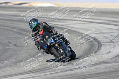 media/Dec-01-2025-Moto Forza (Mon) [[2daa91e15f]]/2-Intermediate Group/Session 2 (Turns 9 and 10)/